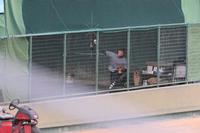 　ブルペンで投球する藤浪（撮影・立川洋一郎）