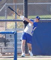 　右肘の手術後初めてとなる、屋外でのフリー打撃を行う大谷