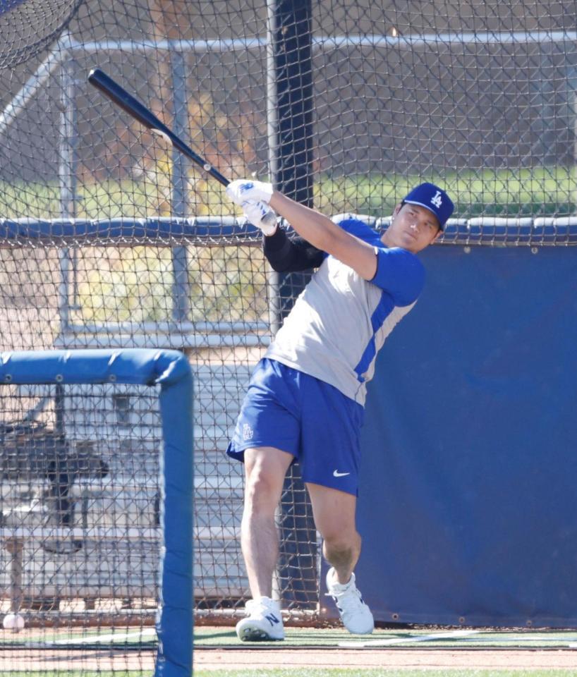 　右肘の手術後初めてとなる、屋外でのフリー打撃を行う大谷