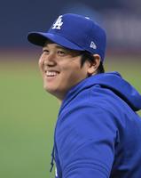 　グラウンドに姿を見せた大谷（撮影・伊藤笙子）