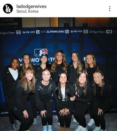 　ドジャースの夫人会のインスタグラム＠ｄｏｄｇｅｒｓ　ｗｉｖｅｓより