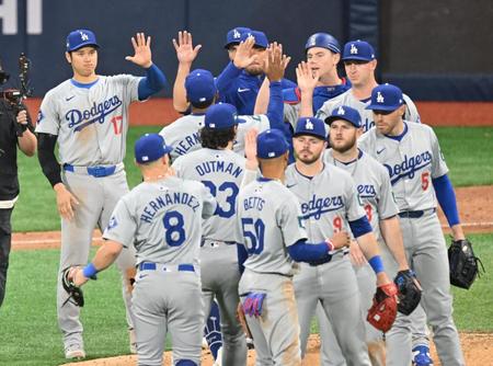 ドジャース　ロバーツ監督は大谷翔平に賛辞惜しまず「非常に才能に恵まれている」八回の勝ち越しは「我々にとって幸運だった」