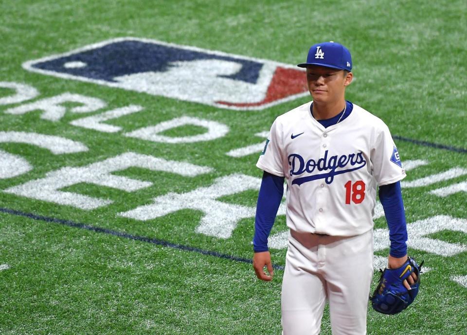 　メジャー初登板で１回５失点を喫し、マウンドを降りた山本（撮影・伊藤笙子）