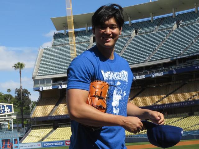 大谷翔平 ドラゴンボール風Tシャツで練習 腕ムッキムキ！三角筋