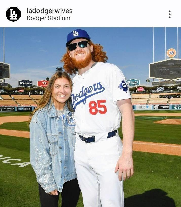 　ドジャース夫人会のインスタグラム＠ｌａｄｏｄｇｅｒｗｉｖｅｓより