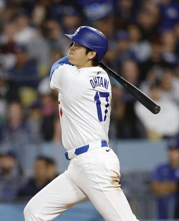 大谷初本塁打　ＮＨＫ実況も「きたか？！」３連発絶叫、ネット沸く「珍しく絶叫」「大興奮」観客総立ち