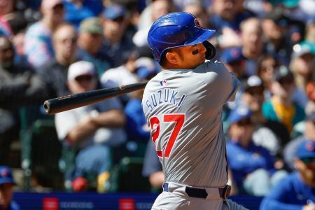 　マリナーズ戦の５回、左前打を放つカブス・鈴木＝シアトル（共同）