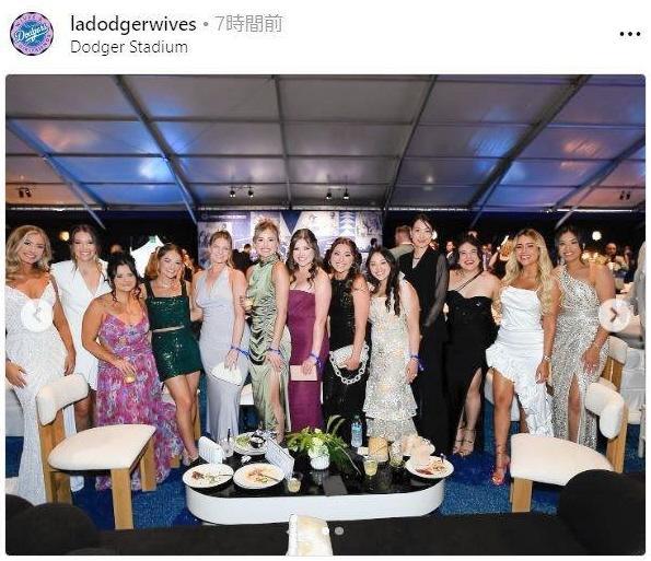 　ドジャーワイブスのインスタグラム（ｌａｄｏｄｇｅｒｗｉｖｅｓ）より 