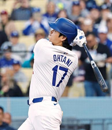 　３回、８号ソロを放つ大谷