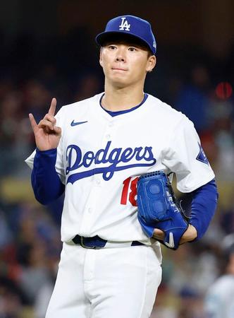 　先発し、８回を５安打２失点で４勝目を挙げた山本