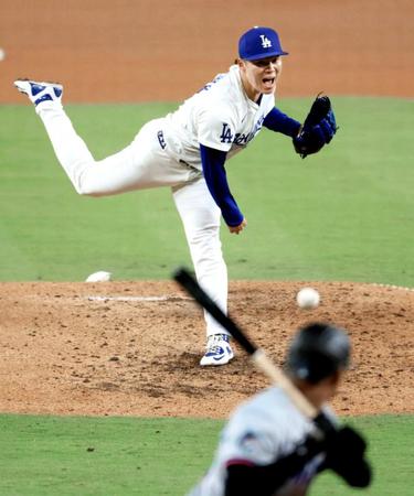 　マーリンズ戦に先発し、８回を５安打２失点で４勝目を挙げたドジャースの山本（共同）