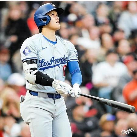 大谷翔平　ベンチ前でのお茶目な喜びポーズ＆試合後の激レアショットまで　ド軍カメラマンが公開