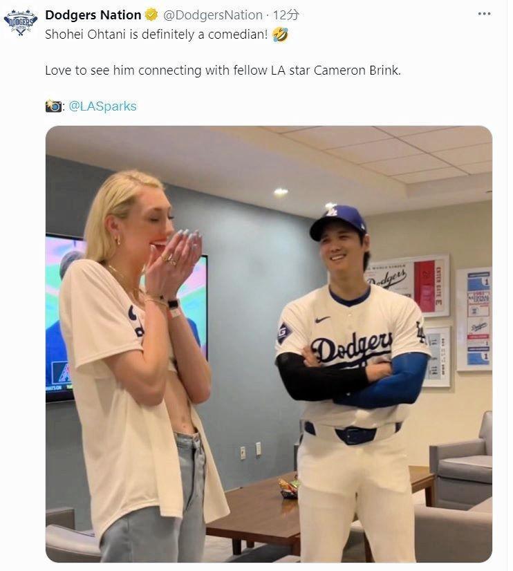 　大谷と言葉をかわすブリンク　ドジャース・ネーションのＸ（＠ＤｏｄｇｅｒｓＮａｔｉｏｎ）より 