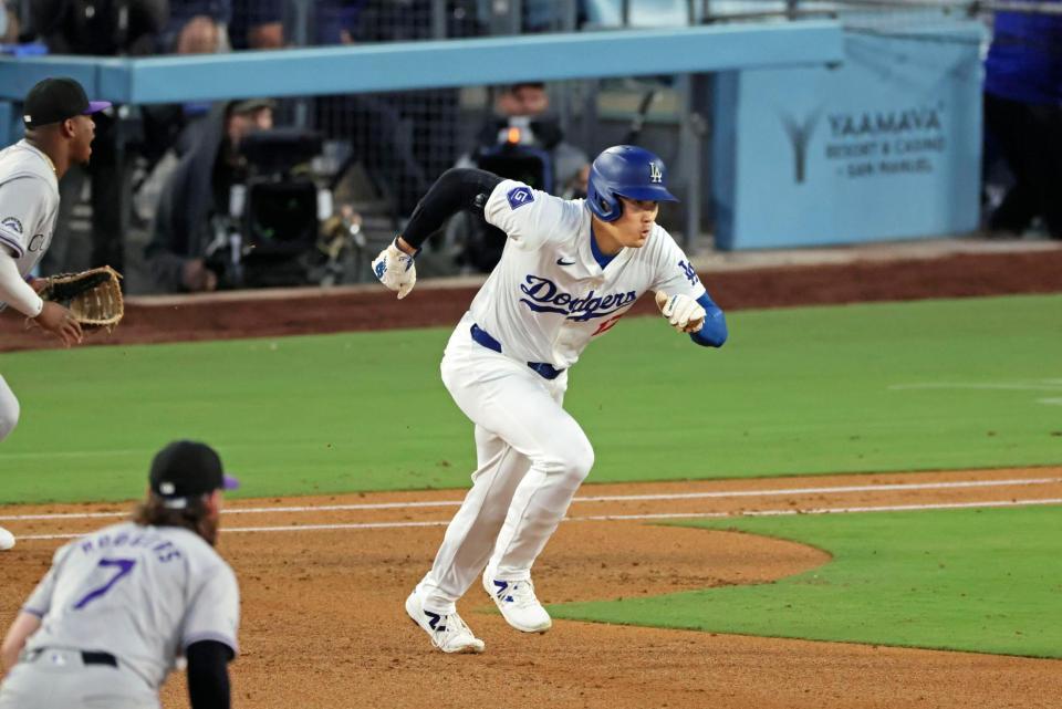 　３回、スタートを切る大谷。二盗を決めた