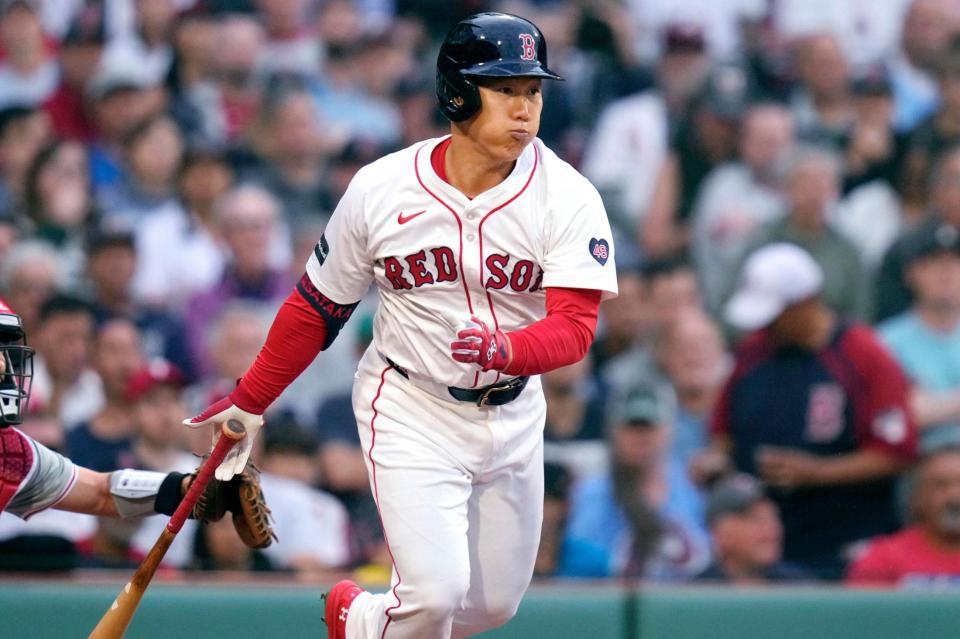 　フィリーズ戦の１回、二ゴロに倒れる吉田