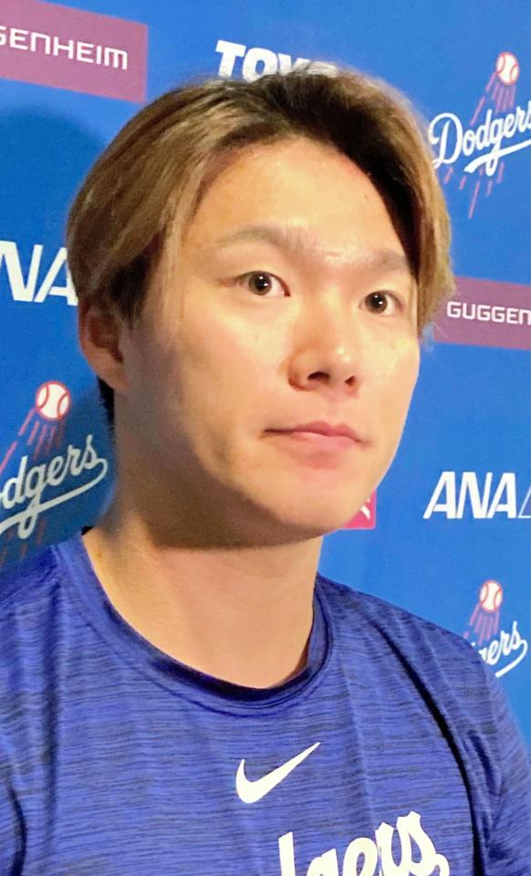 　試合後、報道陣の質問に答える山本由伸（撮影・小林信行）