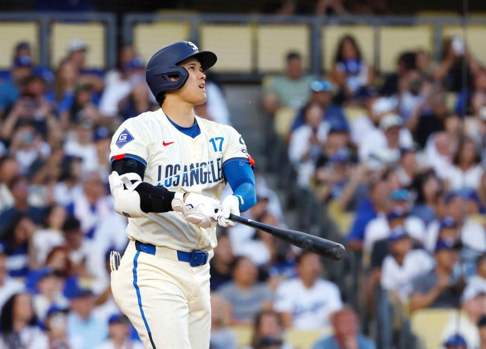 　３回、３試合連続本塁打となる２３号２ランを放つ大谷（共同）