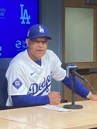 「普通なら二塁打」大谷翔平の爆速低空弾にロバーツ監督舌を巻く「とんでもない野球をやっている」打球角度は１９度！