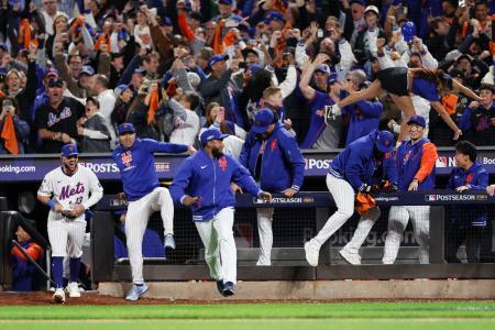 大谷適時打、ドジャース２勝２敗　メッツが地区シリーズ突破