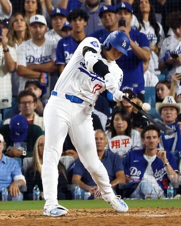 メッツ戦の６回、中前適時打を放つドジャース・大谷＝ロサンゼルス（共同）