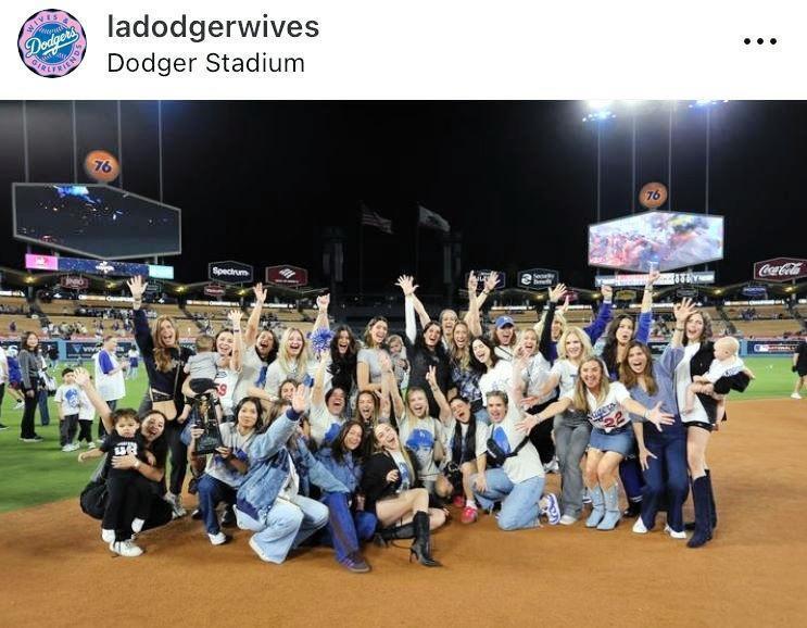 　リーグ優勝を喜ぶドジャースの奥さまたち。インスタグラム＠ｌａｄｏｄｇｅｒｗｉｖｅｓより