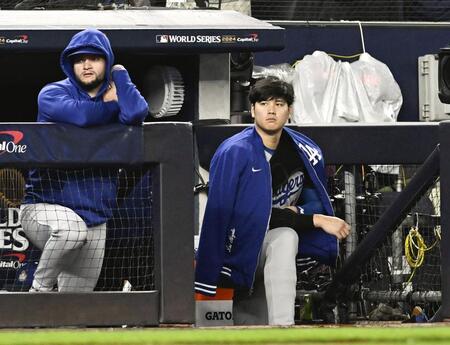 大谷翔平　左肩負傷後初１３打席ぶり快音！１１失点大敗で世界一お預け　“変型ヒップロック”もロバーツ監督「支障ない」