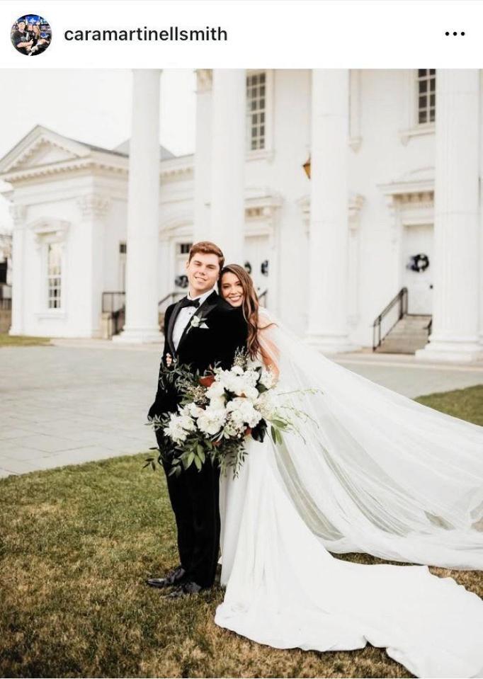 カーラ・スミスさんのインスタグラム（＠ｃａｒａｍａｒｔｉｎｅｌｌｓｍｉｔｈ）から