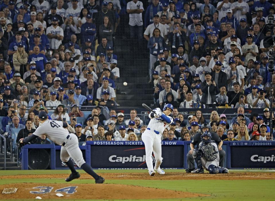 　ワールドシリーズ第１戦で安打を放つドジャース・大谷翔平＝１０月（提供・共同通信社）