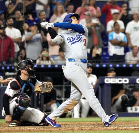 　３打席連続となる５１号３ランを放った大谷＝２０２４年９月１９日（提供・共同通信社）