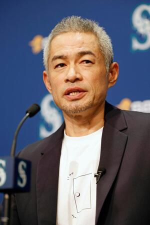 　アジア人で初めての米国野球殿堂入りし、記者会見するイチロー氏（共同）