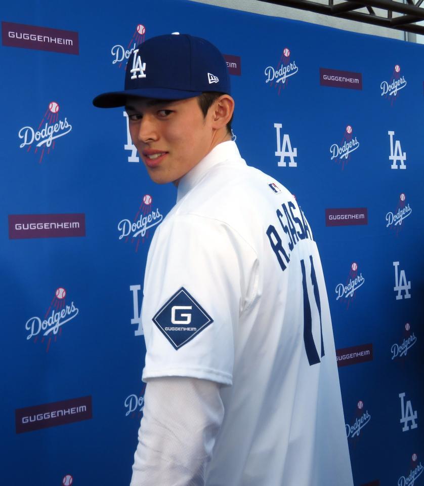 背番号１１の姿を披露した佐々木朗希