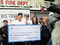 　ロスの消防署を訪問した大谷翔平（代表撮影）