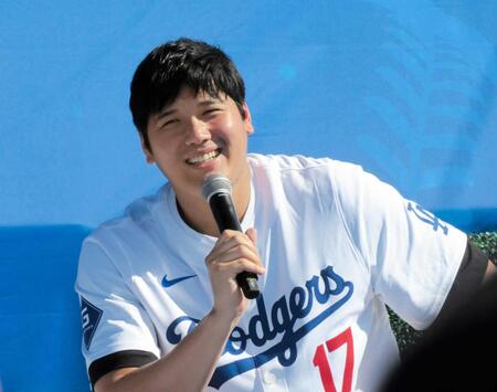 　トークショーで質問に答える大谷（撮影・小林信行）