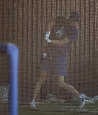 ドジャース・大谷翔平　力強いスイング披露　左肩手術の影響を感じさせず　球団施設で自主練習