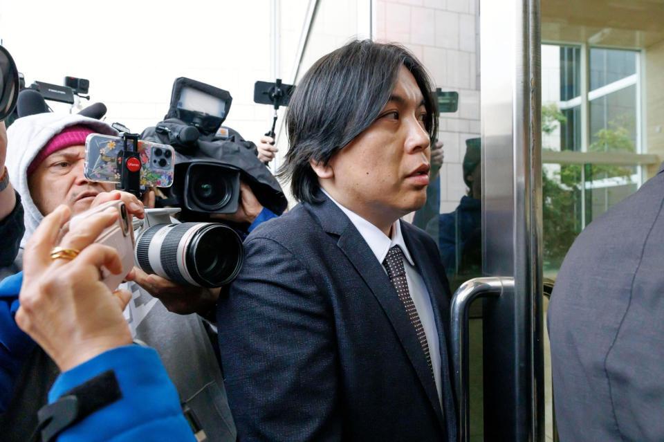 　連邦地裁に到着した水原一平被告＝６日（共同）