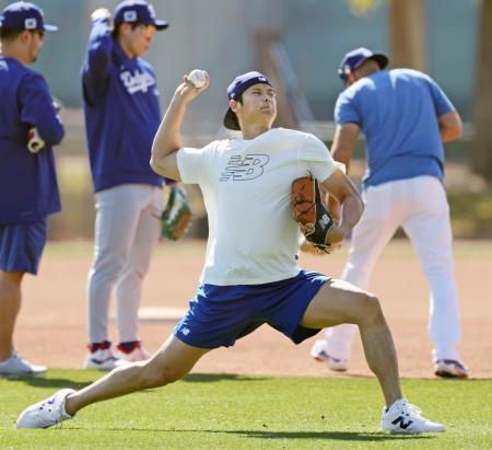 大谷翔平、投手中心のメニュー　自主練習に約１００人集結
