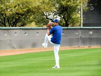 　キャッチボールを行う大谷（撮影・小林信行）