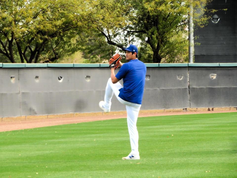 　キャッチボールを行う大谷（撮影・小林信行）