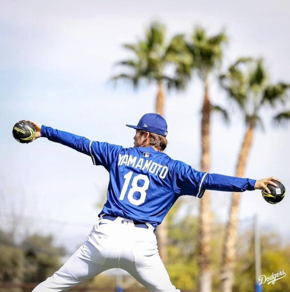 　トレーニングを行う山本（ロサンゼルス・ドジャース提供）
