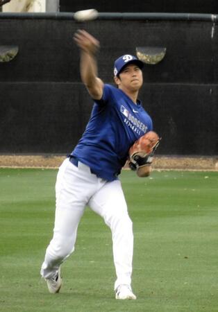 【写真】術後初のフリー打撃で１８スイング中１０発を放った大谷　周囲は苦笑いｗ