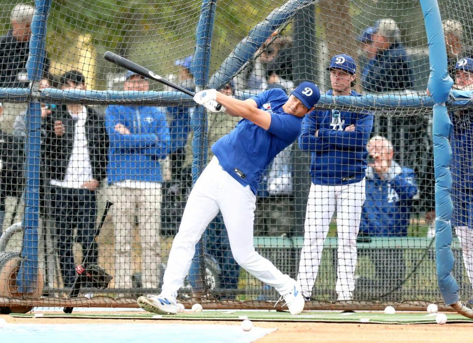　フリー打撃を行うドジャースの大谷（共同）