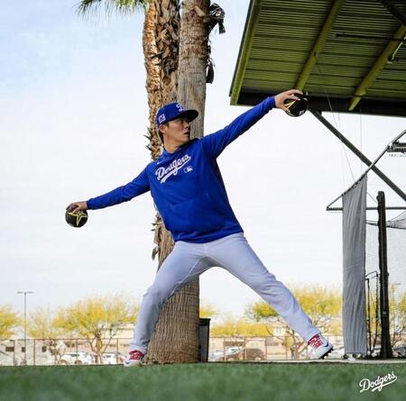 山本由伸 3・18開幕投手も今永と投げ合いも「楽しみ」 2年目不安よりエースの自覚「またワールドチャンピオンに」