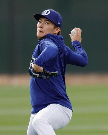 　日本で行われる今季開幕戦の先発投手を務めることが決まったドジャース・山本（共同）