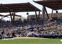 　カブス戦に先発した山本（共同）