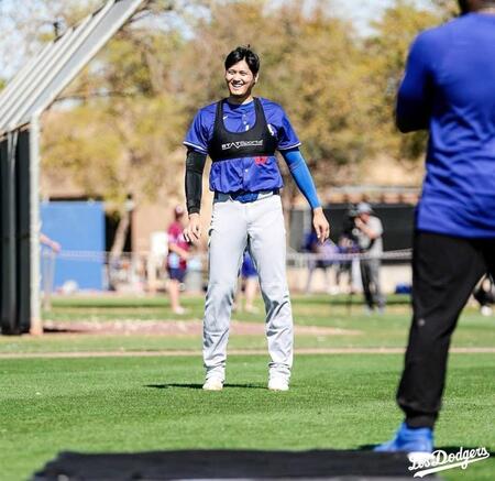 　特殊な計測装置をつけてトレーニングを行う大谷（ロサンゼルス・ドジャース提供）