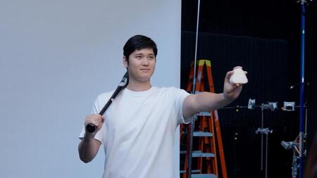 　ＣＭ撮影に臨むドジャース・大谷（©ファミリーマートＰＲ事務局）