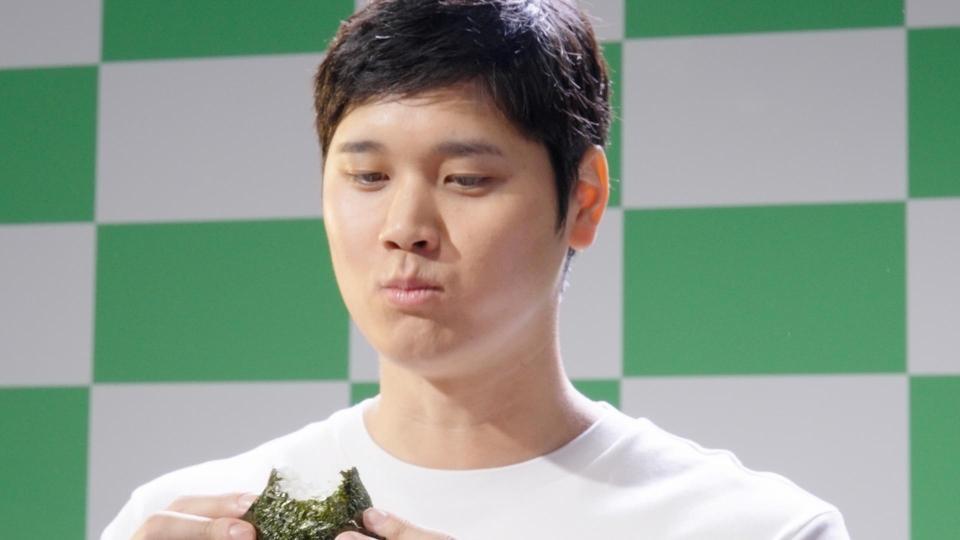 　ＣＭ撮影に臨むドジャース・大谷（©ファミリーマートＰＲ事務局）