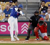 　オープン戦に初出場し、左越えに先頭打者本塁打を放つ大谷