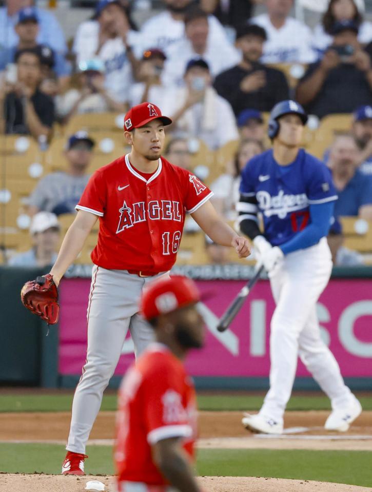 　１回、大谷に先頭打者本塁打を浴びた先発の菊池雄星（共同）