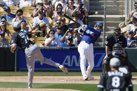 　４回、中前打を放つ大谷